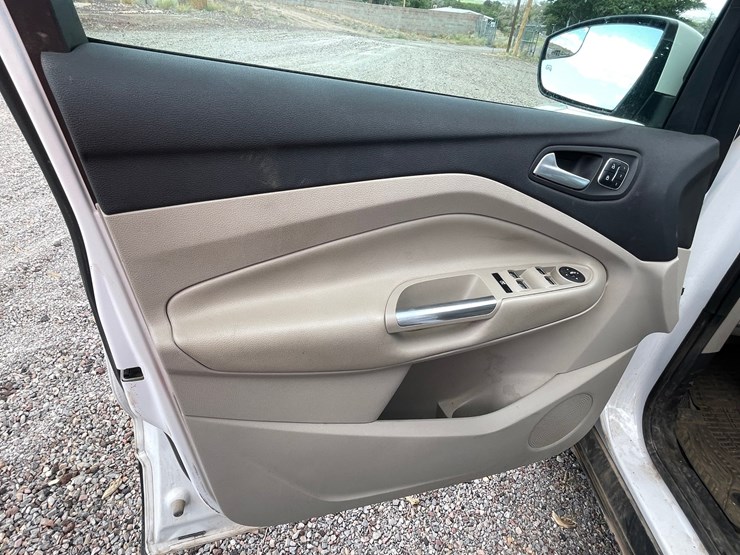 2016-ford-escape-image-35