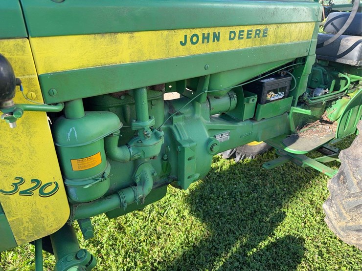 john-deere-320s-image-9