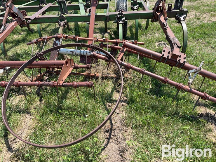 john-deere-16-image-13