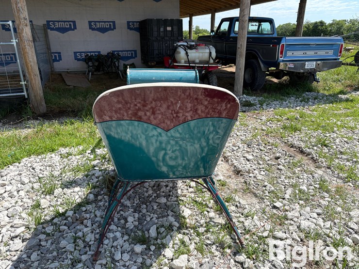 horse-drawn-single-horse-sleigh-image-6