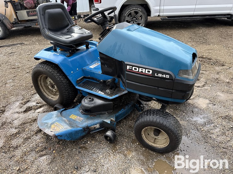 new-holland-45-image-3