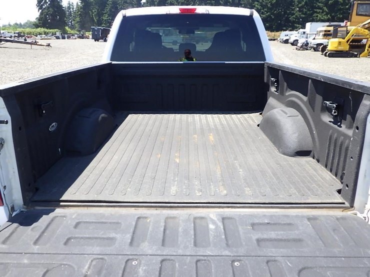 2017-ford-f150-image-15