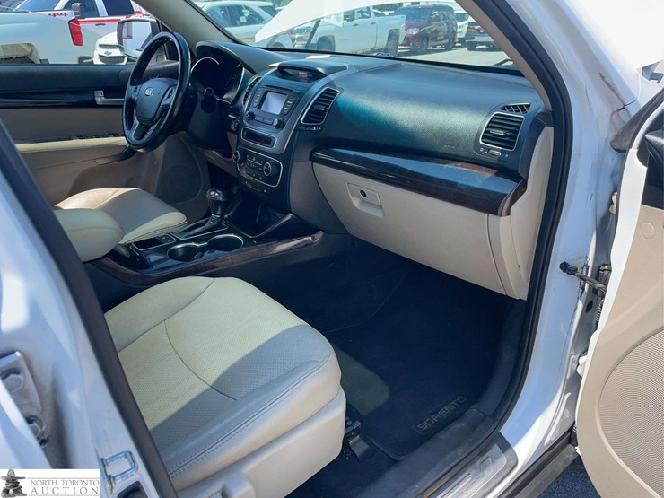 2014-kia-sorento-image-19