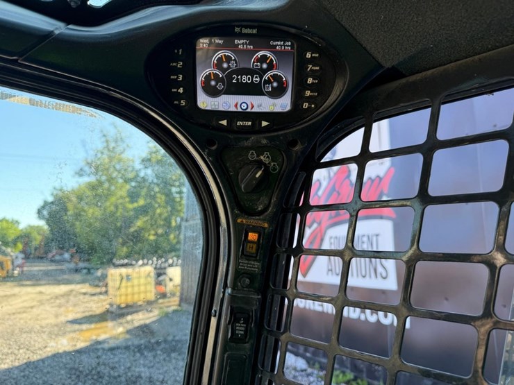 2019-bobcat-s550-image-21