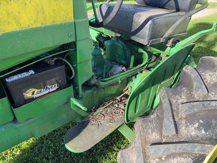 john-deere-320s-image-10
