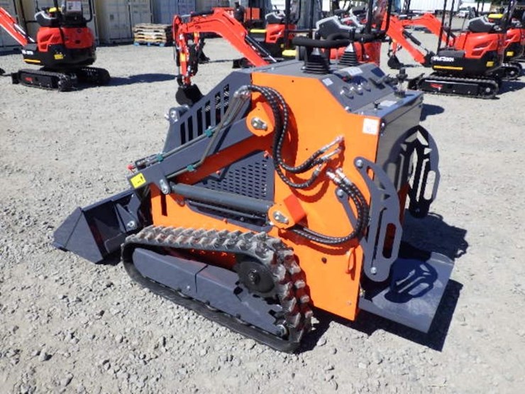 2026-tpm-t460-skid-steer-tracked-loader-image-2