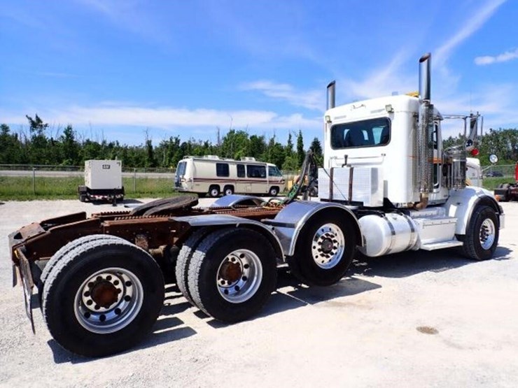 2013-peterbilt-367-image-5