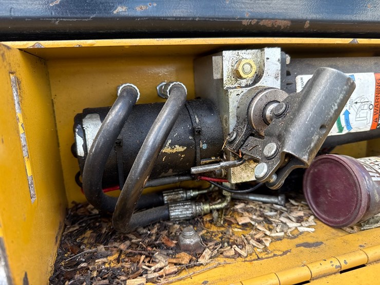2014-caterpillar-501-image-67