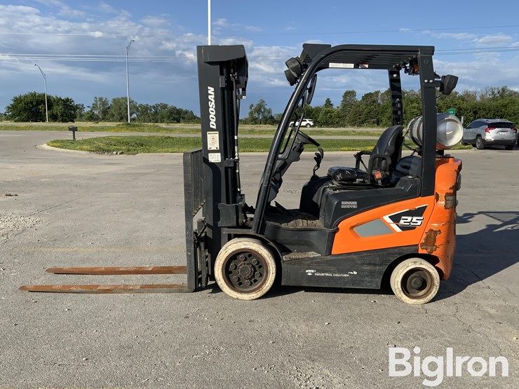 2018-doosan-gc25s-9-image-8