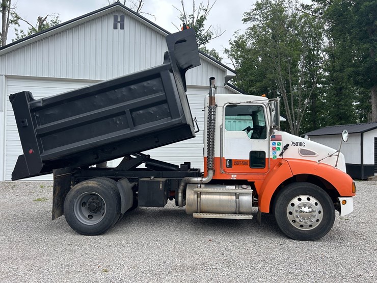 2005-kenworth-t300-image-6