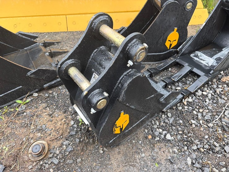 caterpillar-303-image-2