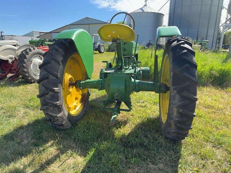 john-deere-model-b-image-3