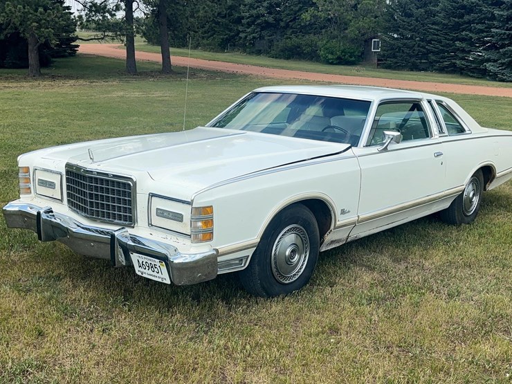 1976-ford-ltd-landau-image-1