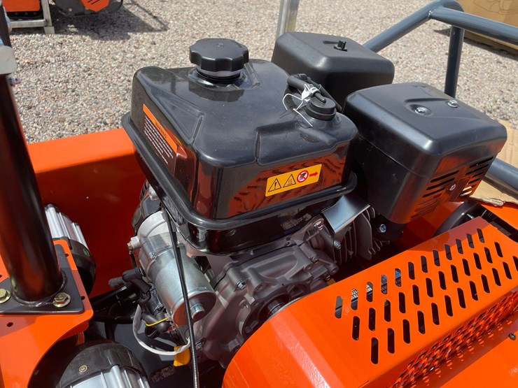 #1304-•-lawn-mower-image-9