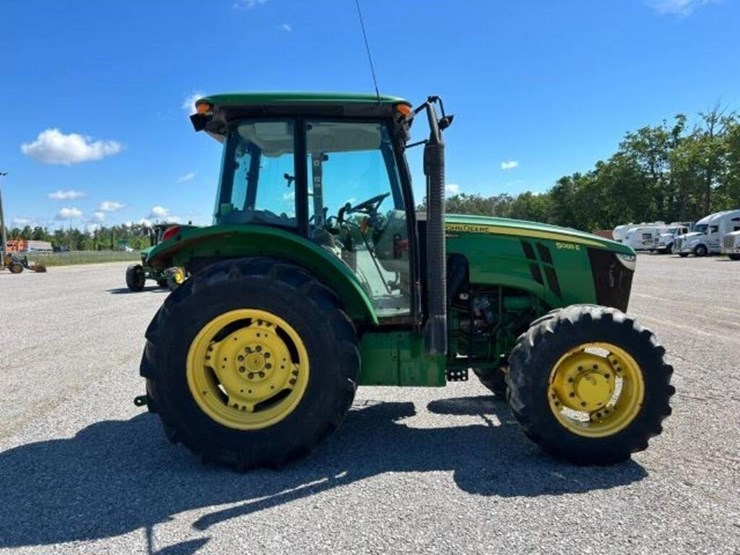 2016-john-deere-5085e-image-3
