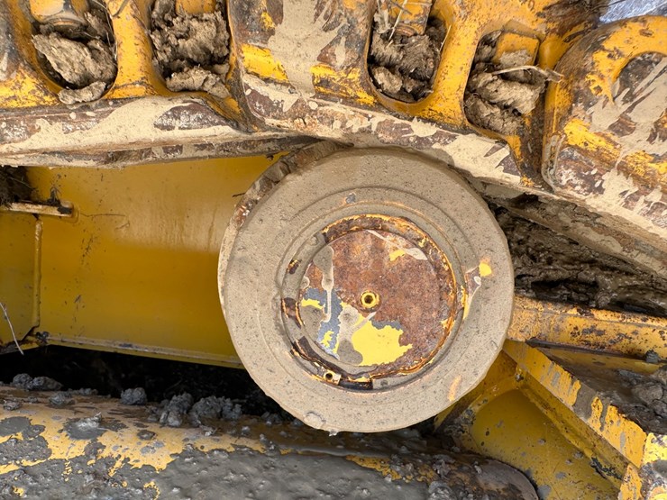 2022-deere-700l-image-16