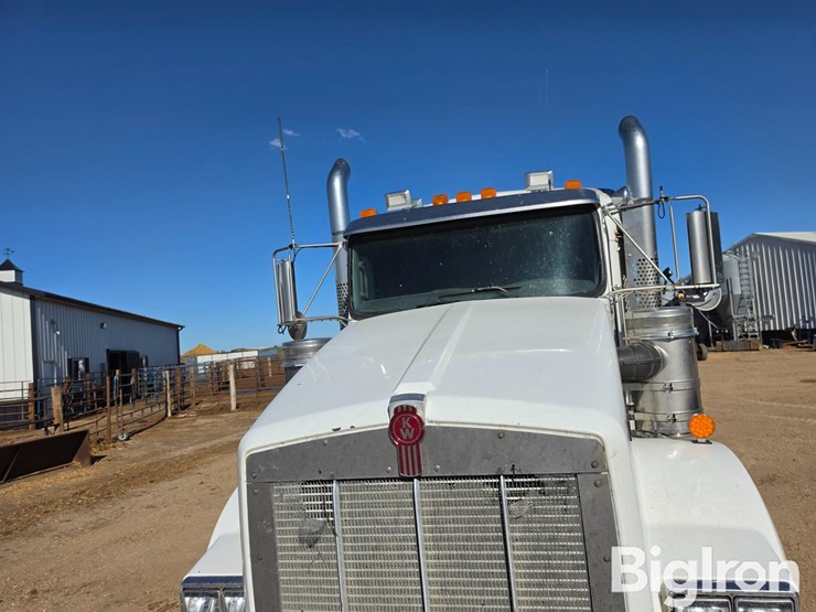2018-kenworth-t800-image-16