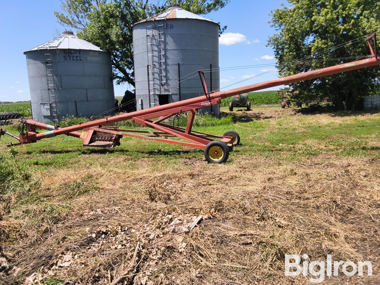 sudenga-auger-w/-truck-hopper-image-8