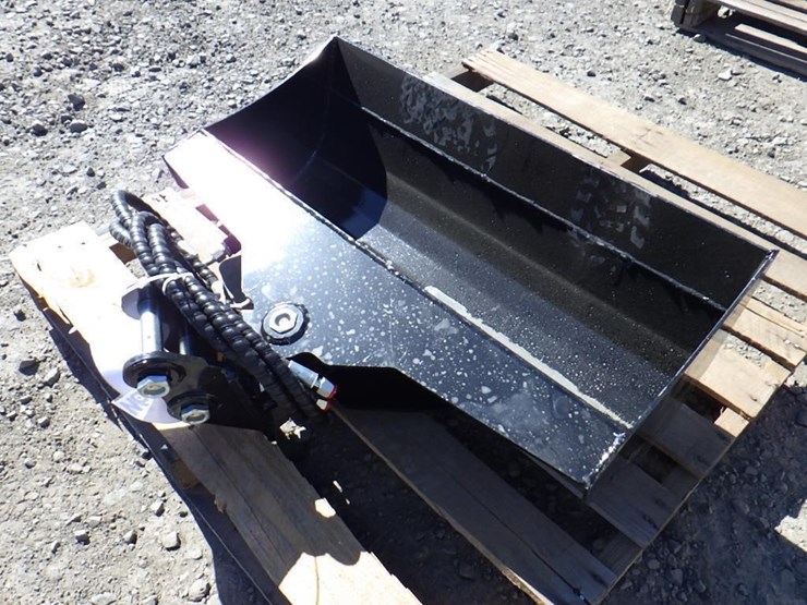 tpm-hydraulic-excavator-tilt-bucket-32"-image-3