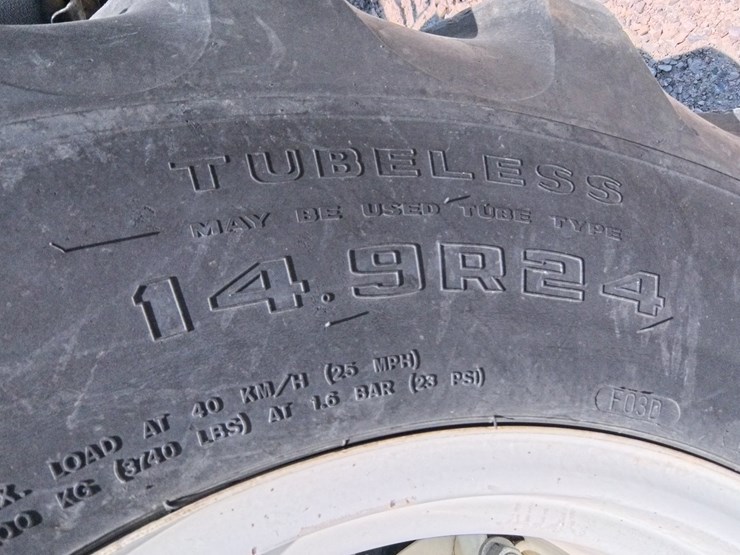 2004-new-holland-tl100a-image-23