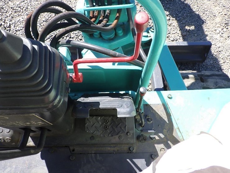 yanmar-vio30-image-28