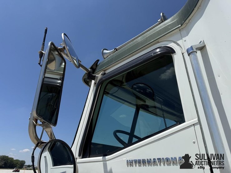 2002-international-9200i-image-20