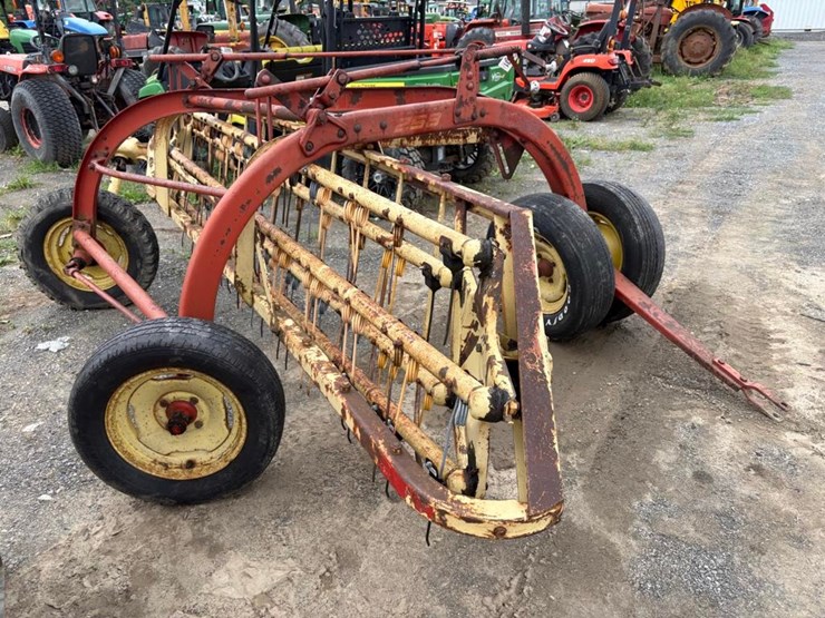 new-holland-258-image-1