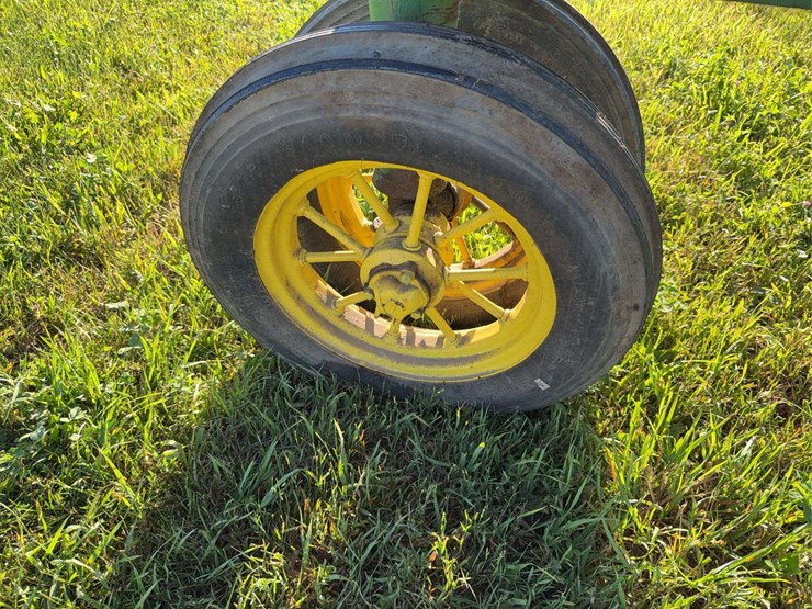 john-deere-model-b-image-17