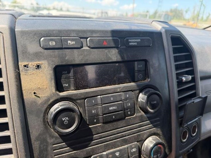 2016-ford-f550-xl-image-10