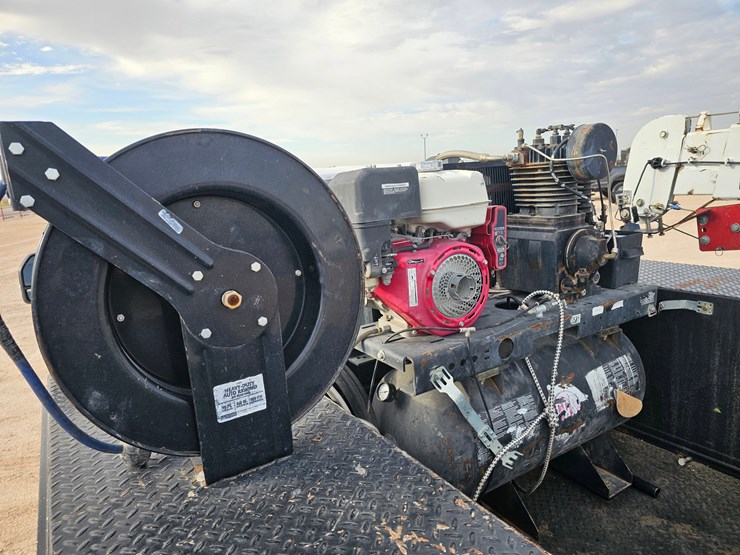 2022-ford-f350-image-9