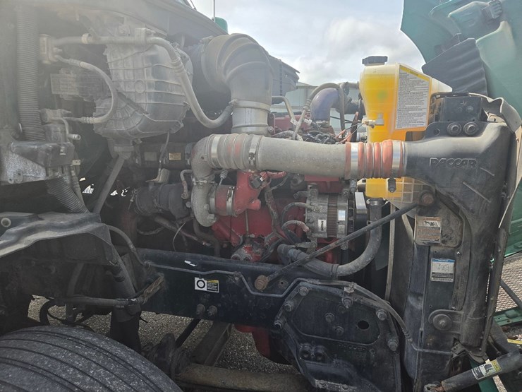 2015-kenworth-t680-image-1