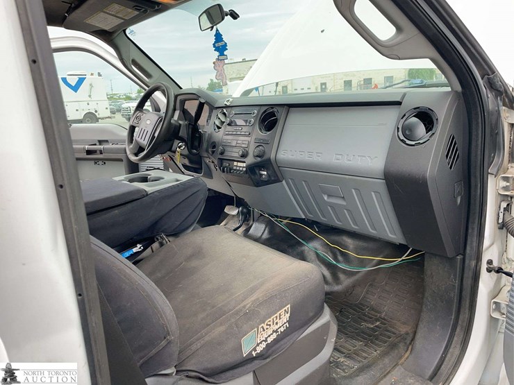 2015-ford-f550-image-18