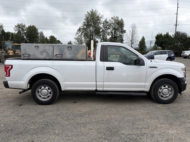 2017-ford-f150-xl-image-3