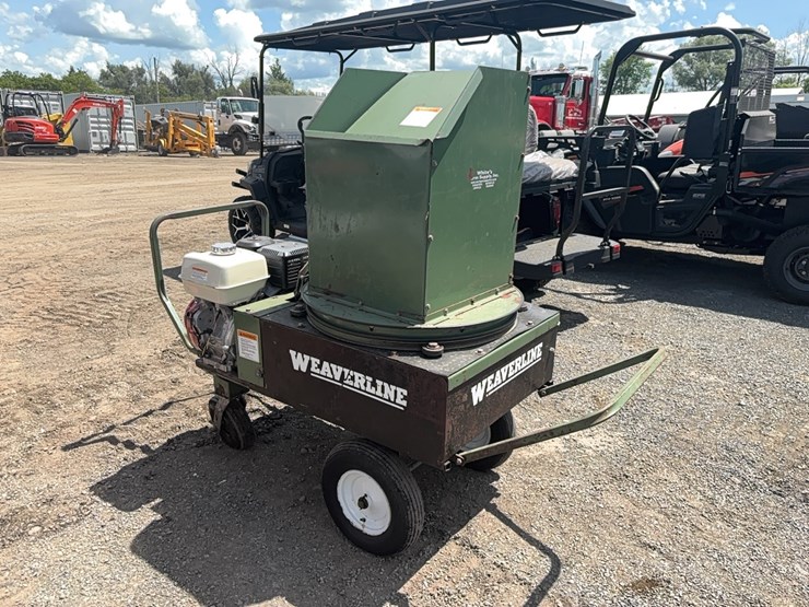 like-new-weaverline-bale-shredder-image-4