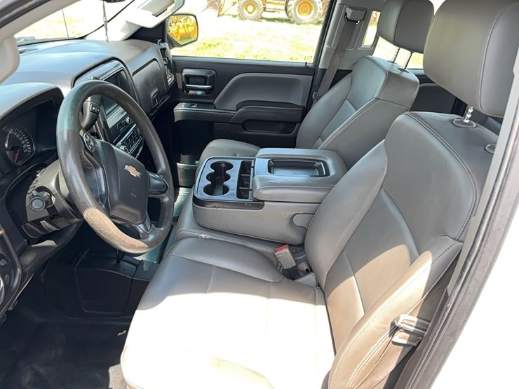 2016-chevrolet-2500-image-15