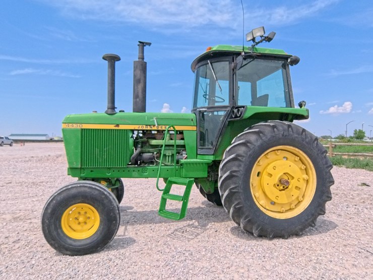 john-deere-4430-image-1