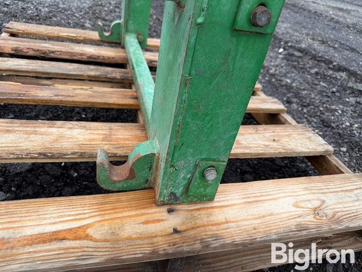 john-deere-148-image-10