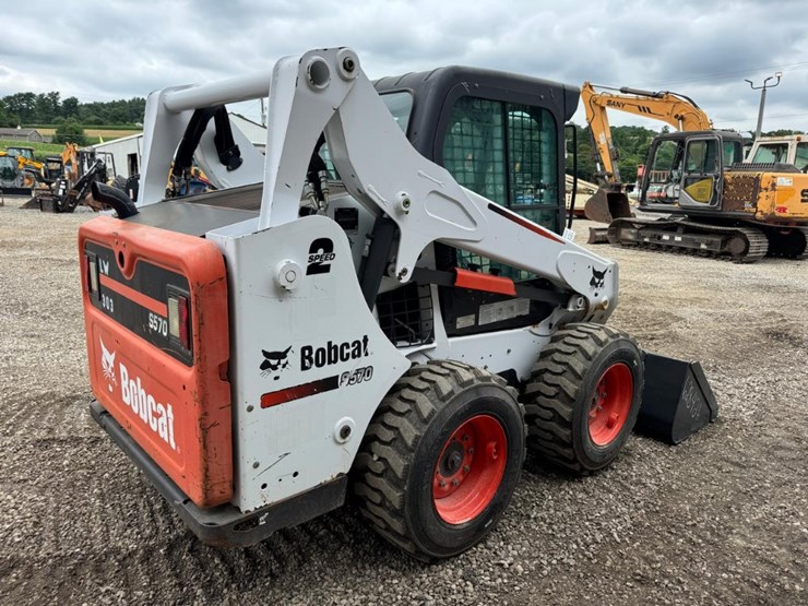 2015-bobcat-s570-image-6