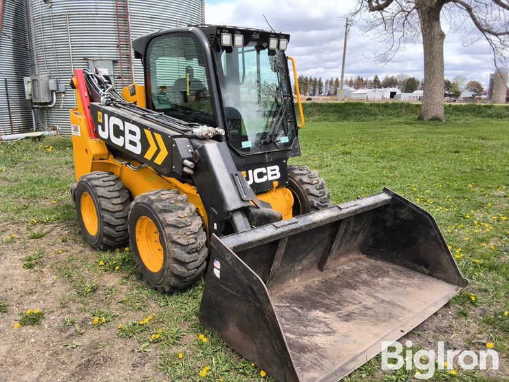 2024-jcb-3ts-8w-image-3