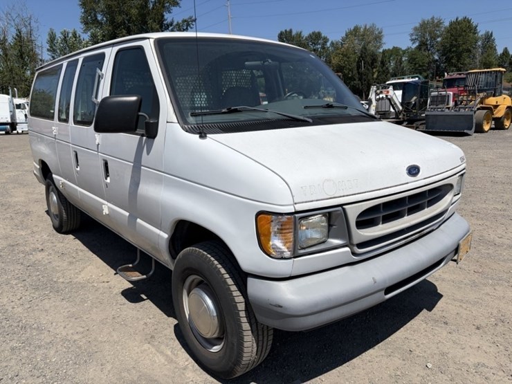 1999-ford-e250-image-2
