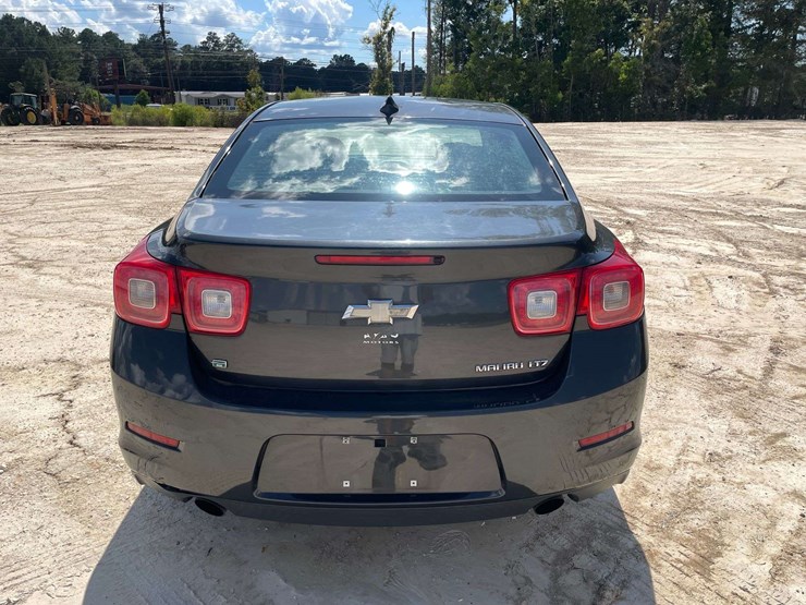 2015-chevrolet-malibu-4-door-sedan-(206,870-miles)-image-6