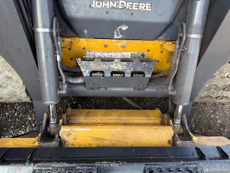 2021-deere-325g-image-10