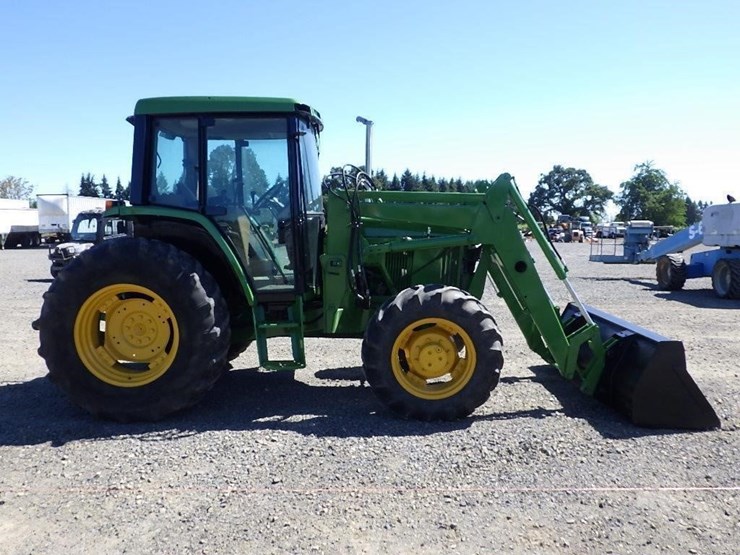 john-deere-tractor-loader-image-4