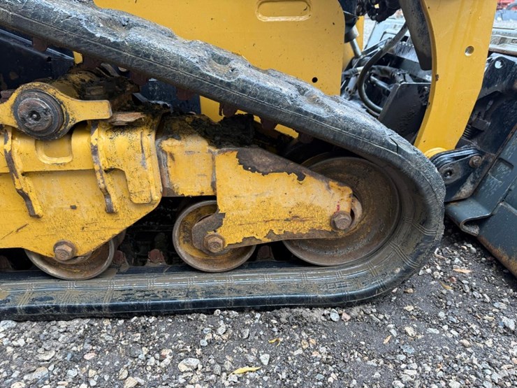 2017-caterpillar-249d-image-14