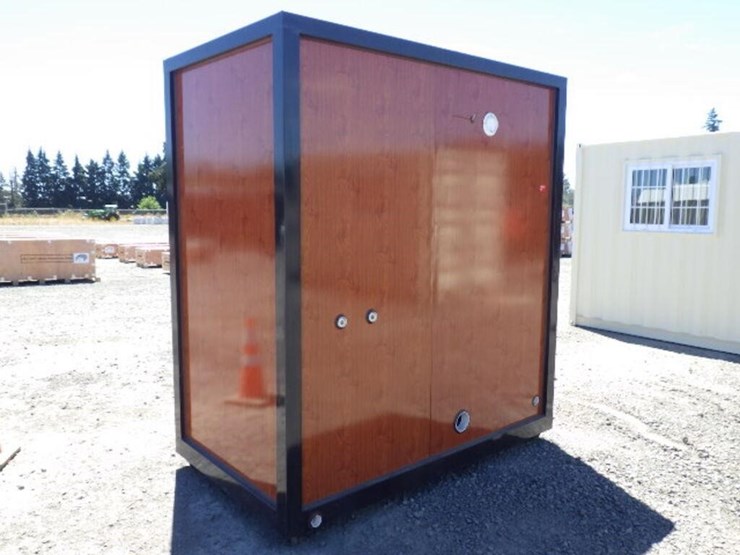 portable-toilet-w/-shower-image-2