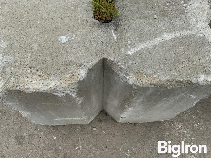 6'-x-3'-x-2.5'-interlocking-concrete-blocks-image-18