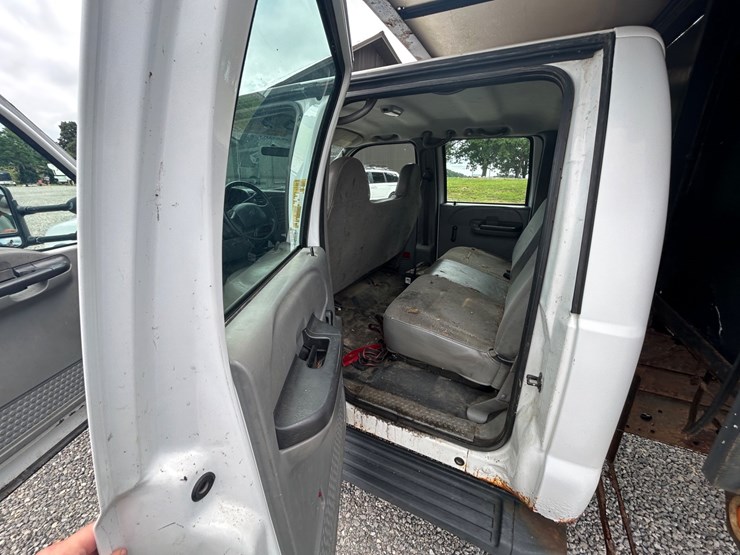2006-ford-f450-image-24