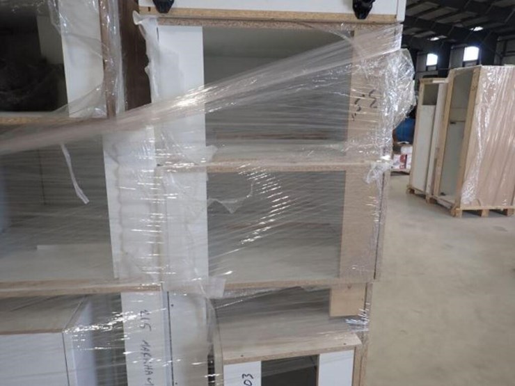 unused-near-complete-11-pc-white-shaker-kitchen-image-9