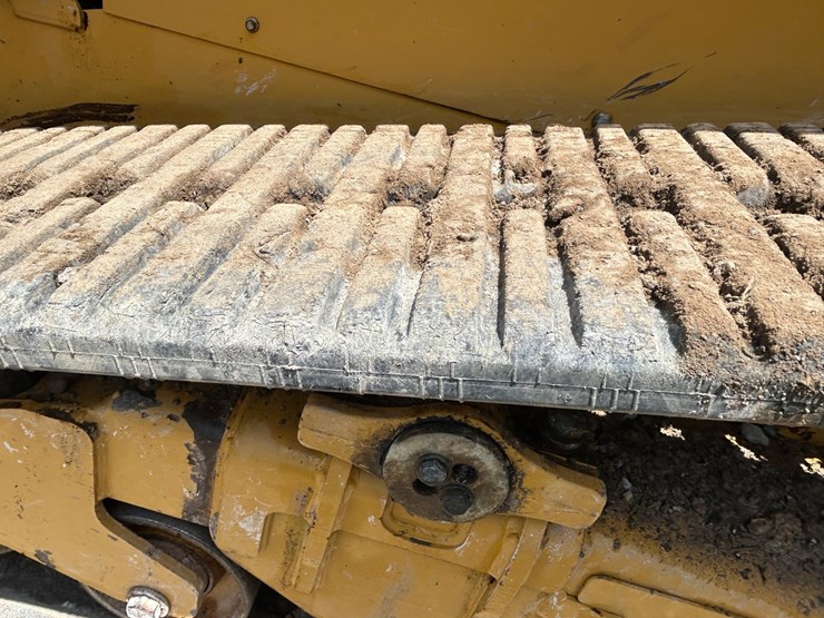 2025-caterpillar-259d3-image-10