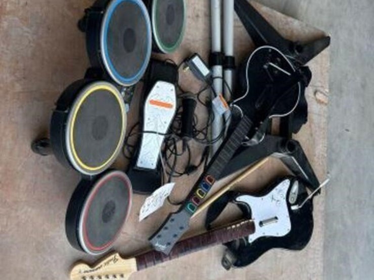 rock-band-set-for-xbox-360-image-10